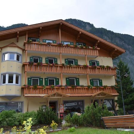 Hotel Ladina Campitello di Fassa Esterno foto