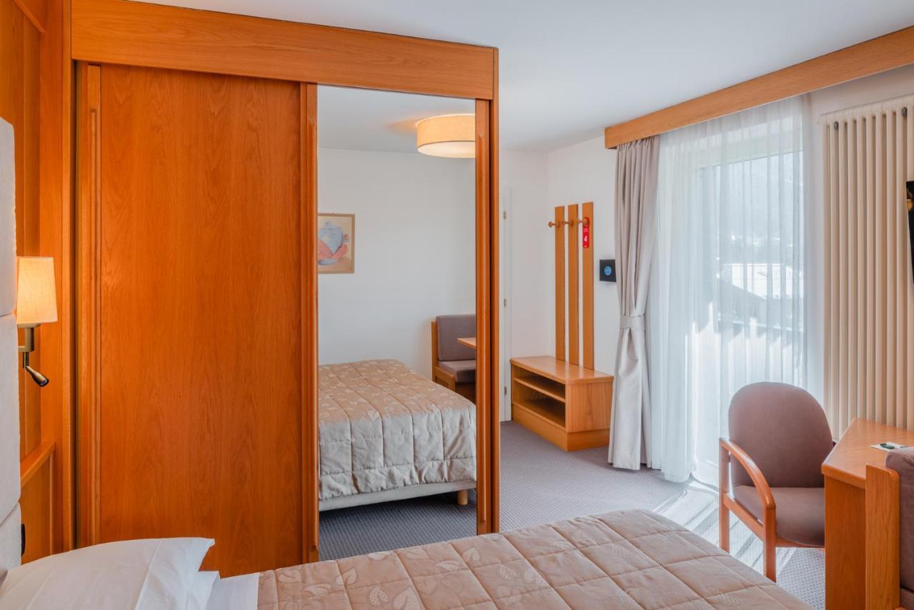 Hotel Ladina Campitello di Fassa Esterno foto